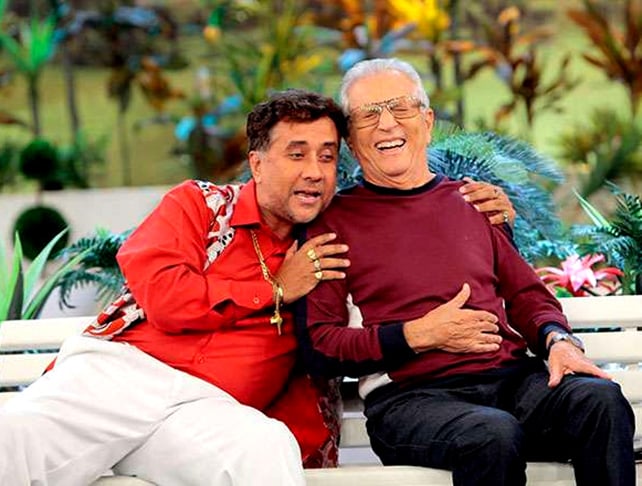 Carlos Alberto também é roteirista, dedicado a programas de humor. Foi redator dos Trapalhões.  Seu grande sucesso é  A Praça é Nossa (foto), no SBT. 