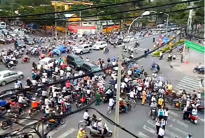 Hanói (Vietnã) - A capital vietnamita tem 6,4 milhões de habitantes em 3.300 km². Densidade de 1.930 habitantes por km². 