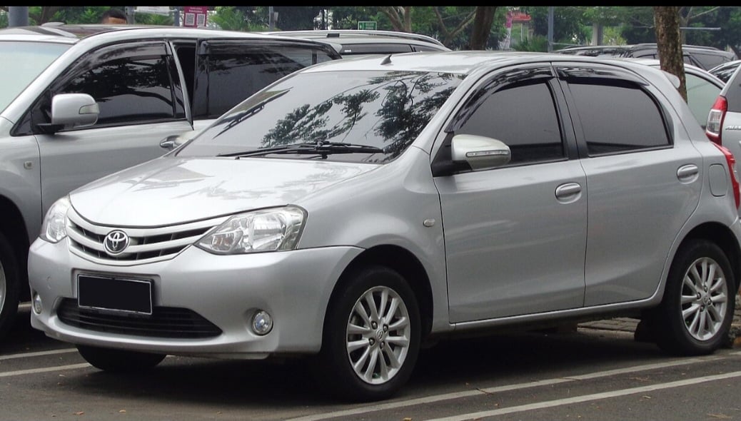 Toyota Etios -  Preço: Usados a partir de R$ 60.000. Vantagem de ter a confiabilidade e durabilidade típicas da Toyota.
Pontos fortes: Manutenção fácil e durabilidade do motor.