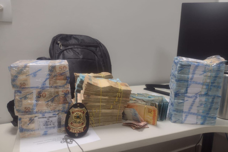 ￼PF apreende mais de um milhão em espécie a dez dias das eleições