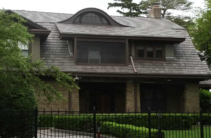 Em 1958, o investidor adquiriu a residência de cinco quartos por US$ 31.500 (cerca de R$ 161 mil), valor que hoje corresponderia a aproximadamente US$ 330 mil (R$ 1,6 milhões). 