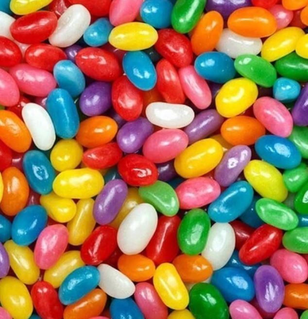 Delicado - Confeito em forma de pequenos cilindros, feitos de açúcar e amido de milho, coloridos e com sabores artificiais, populares como as jujubas. 