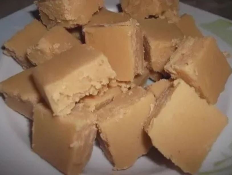 Doce de Leite - Doce à base de leite e açúcar e tradicional em vários países da América Latina. A versão dura, cortada em pedaços, é frequente nos saquinhos de Cosme e Damião. 