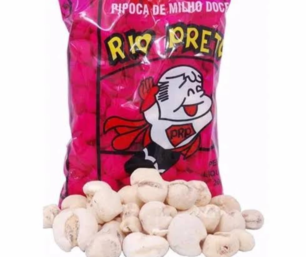 Pipoca doce  - Os populares sacos de pipoca açucarada são baratos e têm o efeito do Bis. A garotada sempre quer comer mais. 