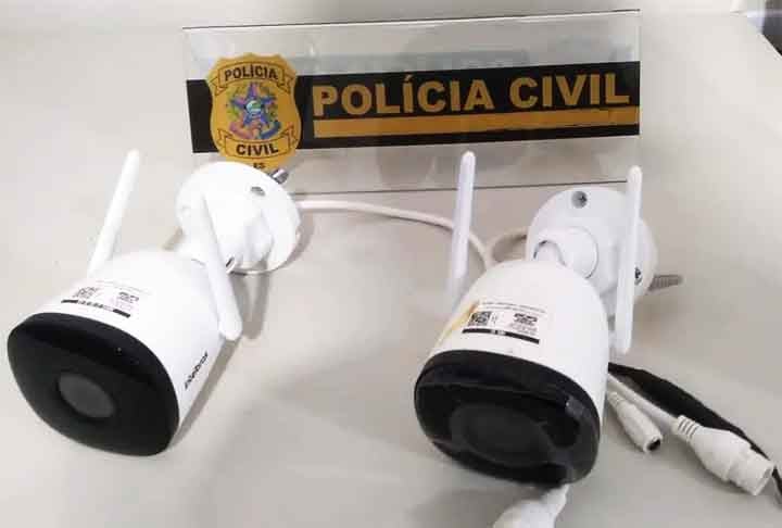 A defesa de Lourival informou que as câmeras foram apreendidas a pedido do Ministério Público do Rio de Janeiro (MPRJ).