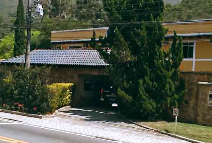 De acordo com o depoimento de Lourival, o crime ocorreu em um motel em Itaipava — também região serrana do RJ — e o corpo foi levado para sua casa em Teresópolis. 