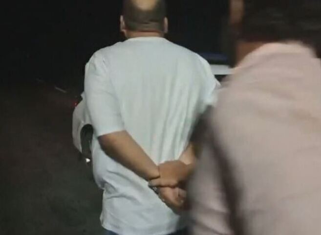 Durante seu depoimento à Justiça, Lourival mencionou que a câmera instalada na casa de Benjamin teria gravado uma conversa ele e o marido, na qual planejavam o crime.