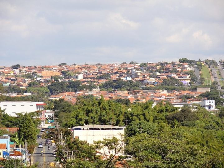 19ª – Paulínia (SP) - Em uma população estimada de 106.776 habitantes, a cidade é o maior polo petroquímico do Brasil. Assim, ela está em uma posição privilegiada próxima do Aeroporto Internacional de Viracopos e do complexo viário Anhanguera-Bandeirantes, da rodovia D.Pedro I.