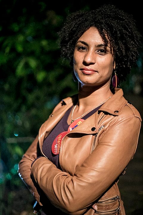 Marielle Franco - A vereadora foi executada a tiros no Rio de Janeiro, aos 38 anos, em 14/3/2018. O motorista Anderson Gomes também morreu na emboscada. O policial reformado Ronnie Lessa e o ex-militar Élcio Queiroz foram presos pelo crime. Suspeitos de serem os mandantes do crime, os irmãos Domingos e Chiquinho Brazão estão em prisão preventiva.