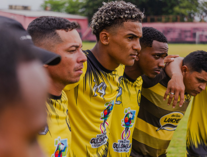 FORTALEZA-CE, BRASIL, 28-09-2024: Primeira Copa Estadual Quilombola de Futebol do Ceará. A partida contou com a presença da Secretária da Igualdade Racial do Ceará,  Zelma Madeira, torcedores e lideranças das comunidades quilombolas. (Foto: Fernanda Barros/O Povo)