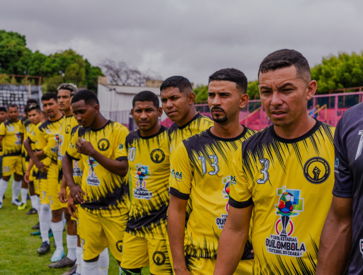 FORTALEZA-CE, BRASIL, 28-09-2024: Primeira Copa Estadual Quilombola de Futebol do Ceará. A partida contou com a presença da Secretária da Igualdade Racial do Ceará,  Zelma Madeira, torcedores e lideranças das comunidades quilombolas. (Foto: Fernanda Barros/O Povo)
