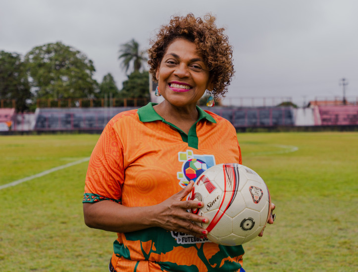 FORTALEZA-CE, BRASIL, 28-09-2024: Primeira Copa Estadual Quilombola de Futebol do Ceará. A partida contou com a presença da Secretária da Igualdade Racial do Ceará,  Zelma Madeira, torcedores e lideranças das comunidades quilombolas. (Foto: Fernanda Barros/O Povo)
