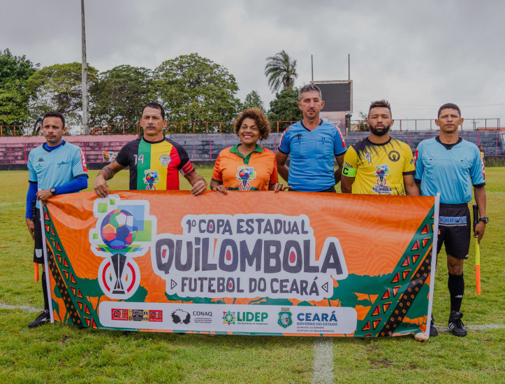 FORTALEZA-CE, BRASIL, 28-09-2024: Primeira Copa Estadual Quilombola de Futebol do Ceará. A partida contou com a presença da Secretária da Igualdade Racial do Ceará,  Zelma Madeira, torcedores e lideranças das comunidades quilombolas. (Foto: Fernanda Barros/O Povo)