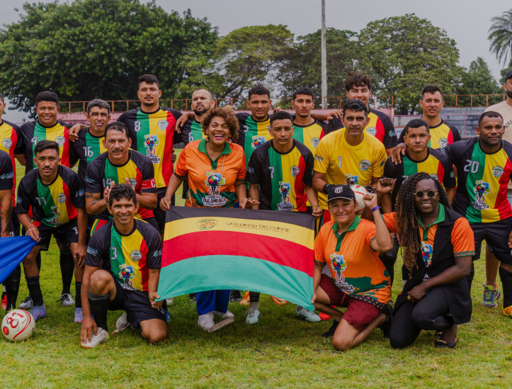 FORTALEZA-CE, BRASIL, 28-09-2024: Primeira Copa Estadual Quilombola de Futebol do Ceará. A partida contou com a presença da Secretária da Igualdade Racial do Ceará,  Zelma Madeira, torcedores e lideranças das comunidades quilombolas. (Foto: Fernanda Barros/O Povo)