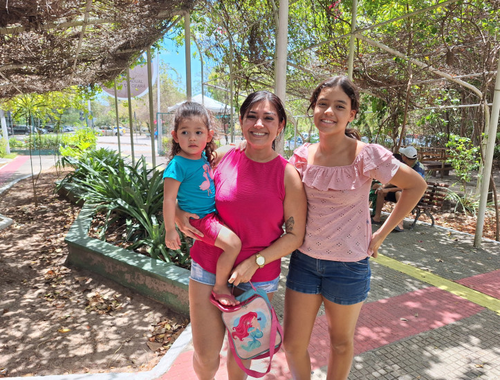 Gizelly Marques, 37, visitou o Parque Botânico ao lado das duas filhas