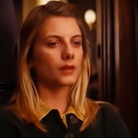 Shosanna Dreyfuss: no capítulo um, ”Era uma vez ... na França ocupada pelos nazistas”, do filme de 2009 vemos pela primeira vez a personagem Shosanna e o trágico fim de seus familiares mortos pelos soldados do SS Hans Landa.