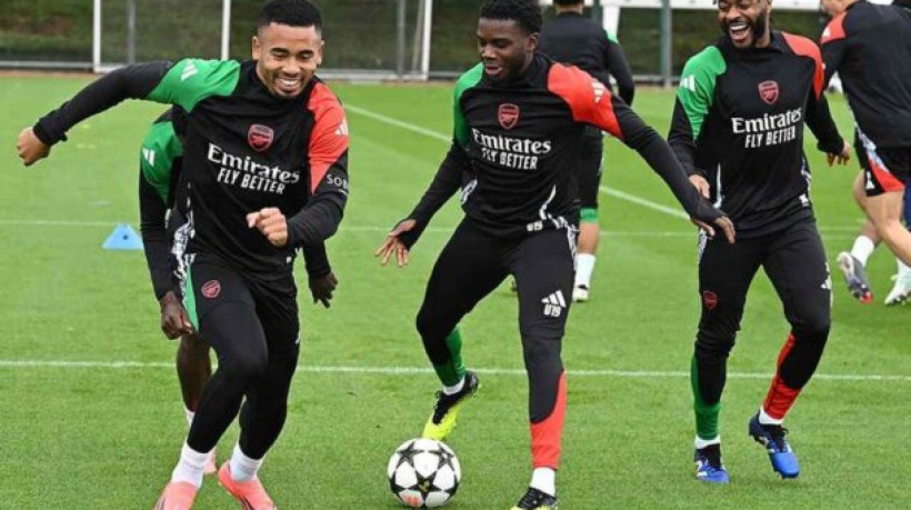 Equipes se enfrentam em partida válida pela segunda rodada da fase de liga da Champions
