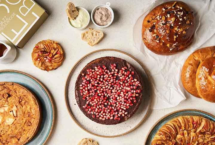 Outra fruta representativa das celebrações é a romã, que representa a fertilidade e a abundância. 

