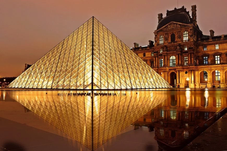 11º lugar: Paris, na França - Além do Louvre, o mais famoso museu do mundo, os parisienses orgulham-se dos espaços de teatro e moda locais. O Centro Pompidou e o Palais de Tokyo também foram mencionados na pesquisa. 