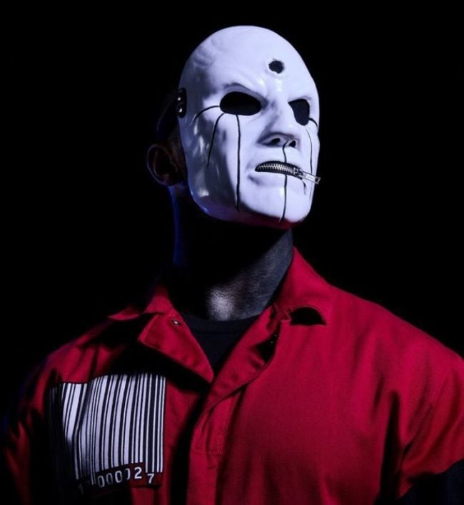 O anúncio oficial da chegada de Eloy veio com uma foto publicada pelo perfil da banda americana no dia 30/4. O FLIPAR mostrou na ocasião. 