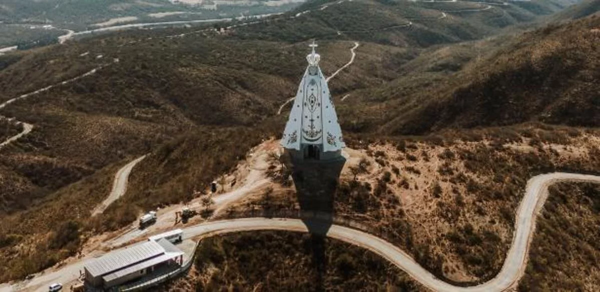 Desde o dia 7/9/2024, a província de Catamarca, no noroeste da Argentina, conta com uma estátua da Virgem do Vale que impressiona pelo tamanho. 
