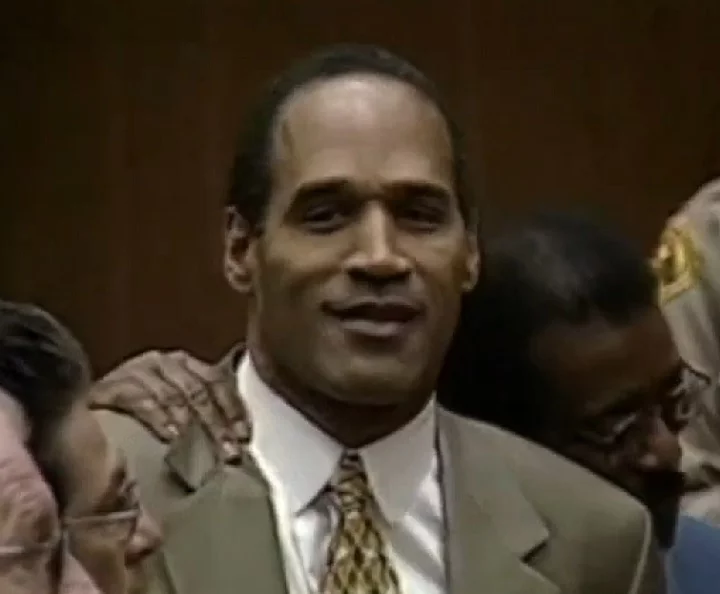 Transmitido pelas principais redes de TV americanas em 1995, este foi um dos julgamentos por homicídio com maior audiência nos EUA.