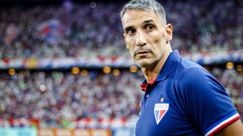 Vojvoda, técnico do Fortaleza, durante jogo da equipe