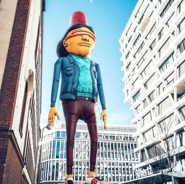 Eles já realizaram trabalhos em diversos museus ao redor do mundo, como Chile, Cuba, Inglaterra, Espanha, Alemanha (foto), Lituânia, Itália e Japão.