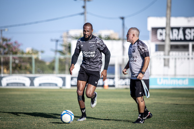 Luiz Otávio em treinamento em Porangabuçu