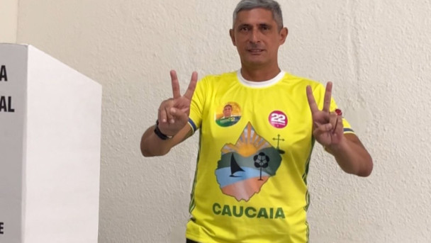 Coronel Aginaldo (PL) vota em Caucaia (CE)