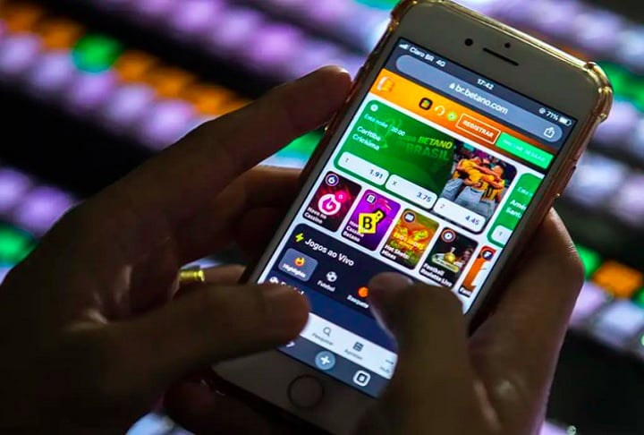 O monitoramento de apostas por CPF; a limitação das opções de pagamento e a regulamentação da publicidade das empresas de apostas.






