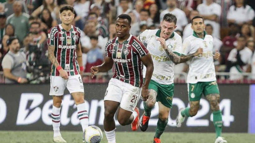 Principal destaque do Fluminense na temporada, colombiano terá que viajar de Barranquilla para jogar o clássico pelo Brasileirão