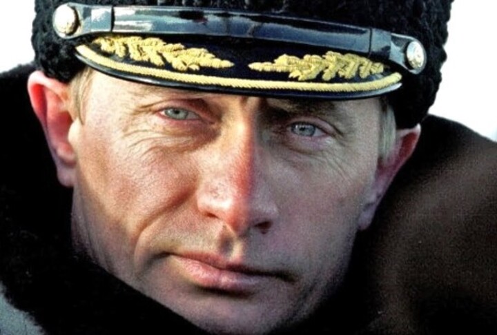 Nesse período, ele passou cinco anos atuando na então Alemanha Oriental como agente do serviço secreto de informações.