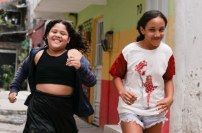 FORTALEZA, CEARÁ, BRASIL, 03-10-2024: Crianças e política: quais demandas as crianças têm que poderiam virar política púbica na Biblioteca da Barra do Ceará. (Foto: Fernanda Barros/ O Povo)