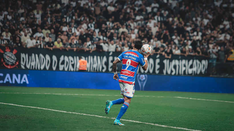 O Tricolor nunca venceu o Timão fora de casa e tentará o feito inédito