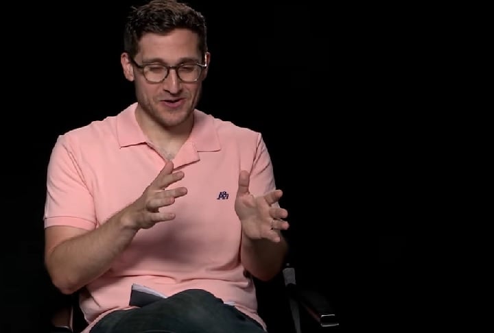 “Certo. Vou considerar essa não resposta como uma resposta, respondeu o host, sorrindo. “Mas você não tem nada contra os filmes da Marvel?”, continuou ele.