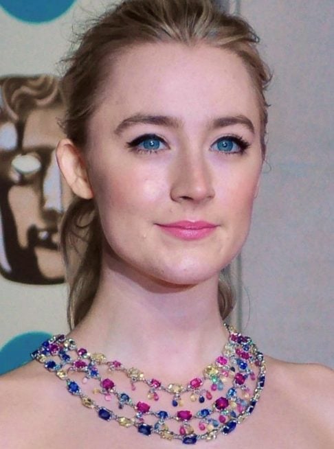 Por contas das origens, a atriz possui dupla nacionalidade, sendo tanto irlandesa quanto americana.