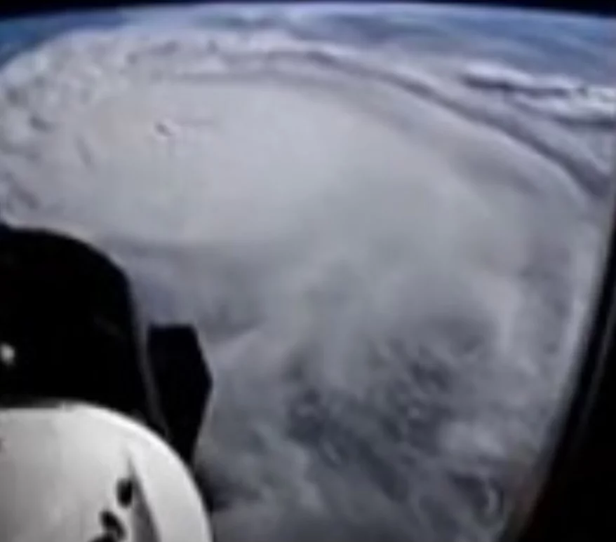 Em 8/10 perdeu um pouco da força e desceu para a categoria 4, mas segue com alto potencial destrutivo. A Flórida está em alerta.