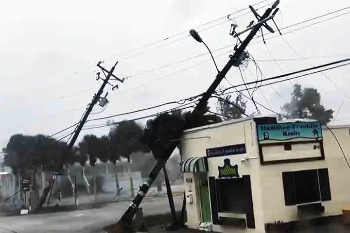 Somados, eles foram rota de 60% dos furacões que passaram pelo país em 171 anos.
