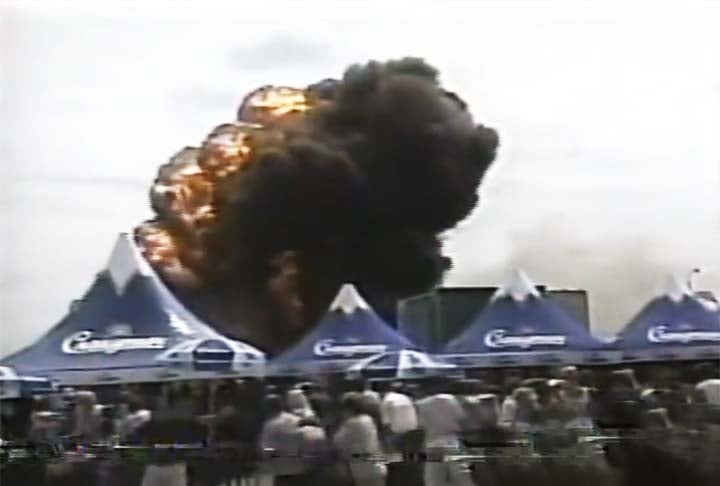 Infelizmente, o acidente resultou na morte de 77 pessoas, incluindo 20 tripulantes e 57 espectadores, além de ferir dezenas de outros.