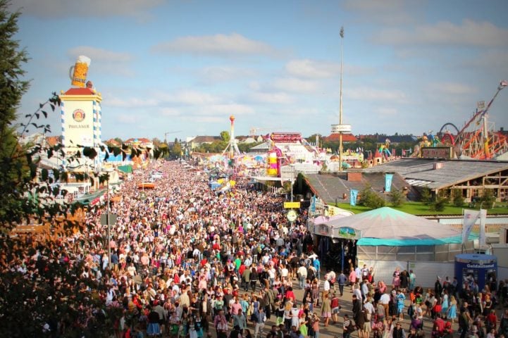 O sucesso do evento foi tão grande que se decidiu repetir a festa nos anos seguintes, e assim surgiu a tradição anual da Oktoberfest, que atrai milhões de visitantes anualmente entre os meses de setembro e outubro.