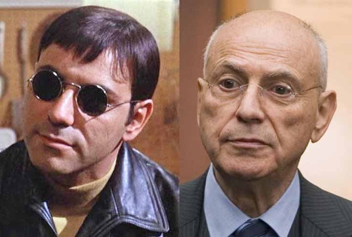 Alan Arkin - Ator, músico e cineasta que nasceu em Nova Iorque, nos Estados Unidos. Em junho de 2023 morreu aos 89 anos. Ele teve uma carreira de setenta anos e é lembrado por atuação no filme ‘Pequena Miss Sunshine’ (2006) que lhe permitiu vencer o Oscar de ‘Melhor Ator Coadjuvante’. 