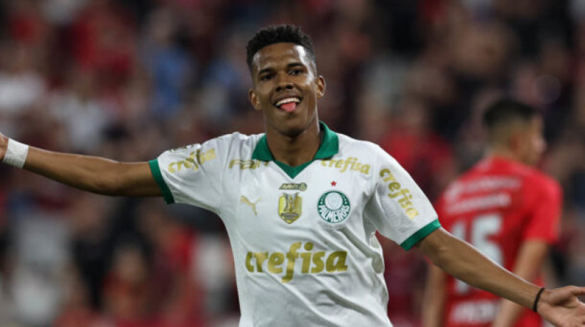  Joia do Verdão revela motivos que o levaram a dizer 'sim' para os ingleses, embora já havendo dito ter o Barcelona como maior sonho da carreira