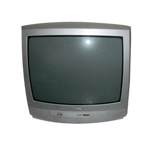 Aquelas TVs grandonas, também conhecidas como Tvs de tubo, marcaram a infância de muita gente e começaram a ser comercializadas no início do Século 20. Hoje, não são mais vendidas. fforam substituídas por versões fininhas, fáceis de transportar e com resolução melhor, seja de plasma, led, 4k, 8k ou outras. Quem ainda tem TV tubo não dispõe de entrada para cabos da atualidade. 