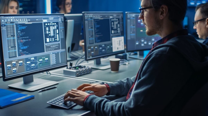 Algumas profissões foram impulsionadas após a pandemia (Imagem: Gorodenkoff | Shutterstock)