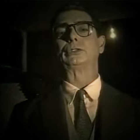 Um dos mais importantes defensores ao direito à educação no Brasil. Para ele, a escola é espaço de democratização, com a função de garantir o pensamento livre dos estudantes. O educador criou a primeira experiência bem-sucedida de educação integral no Brasil: o Centro Educacional Carneiro Ribeiro.