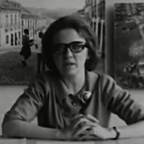 Uma das idealizadoras das Classes Experimentais, proposta que visava a fortalecer a autonomia dos educandos e seu envolvimento na gestão escolar. Mesmo sobre pressão da ditadura, Maria Nilde resistiu e insistiu na proposta libertária da escola autônoma. 