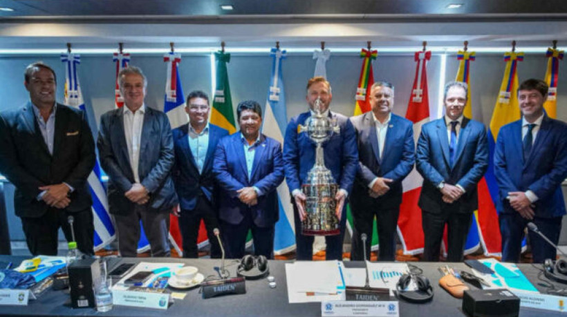 Dirigentes de Botafogo, Peñarol, Atlético e River Plate se reúnem com o presidente da entidade, Alejandro Domínguez, nesta quarta-feira