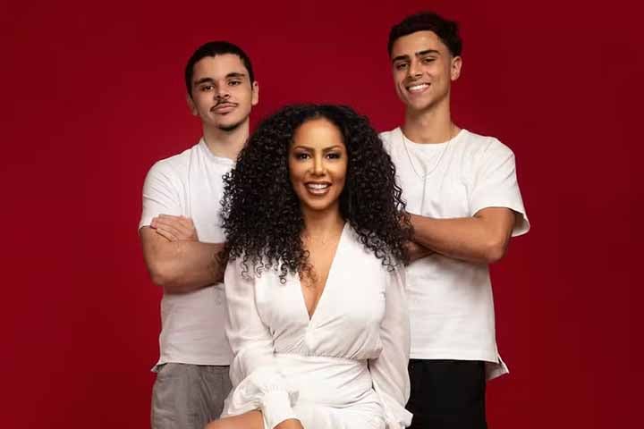 A artista disse que a decisão dos filhos de viverem com o pai foi serena: “Moramos próximo, nos falamos todos os dias e estou envolvida com tudo deles. Faço meu papel de mãe e e o Hans o de pai.”

