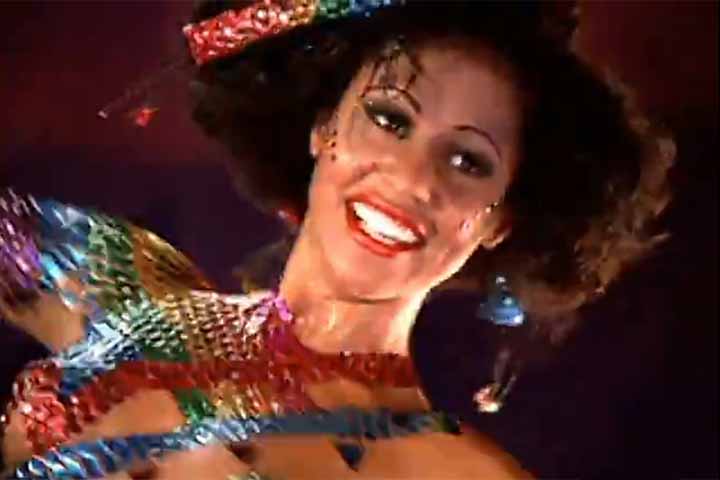 A modelo e atriz Valeria Valenssa tornou-se um rosto muito conhecido dos brasileiros entre os anos 90 e o início deste século no papel de Globeleza. 

